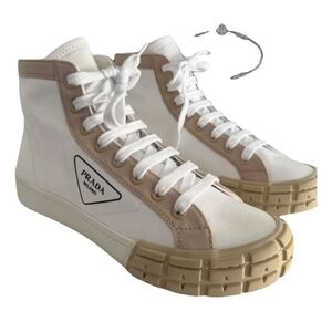 $795 BRAND NEW IN BOX Prada Men's Cream and Tan WEEL High-Top Sneakers